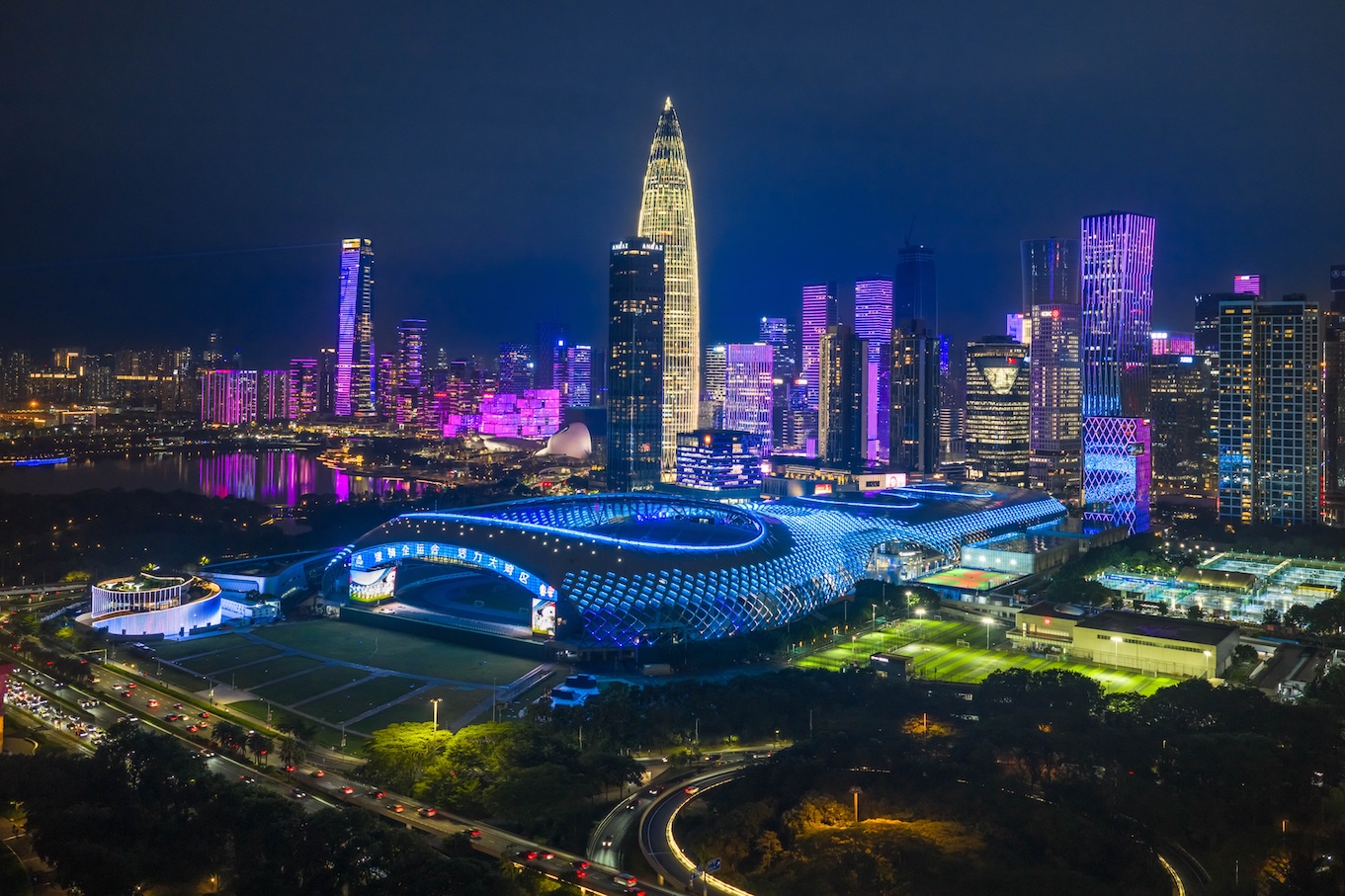 光耀十五运——他们是点亮“春茧”的织光人